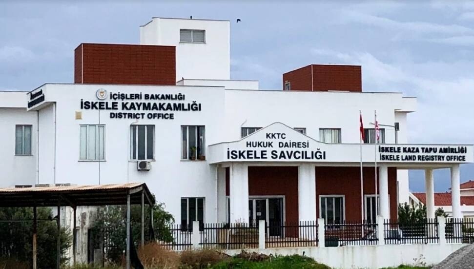 3 sendika İskele Tapu Amirliği’ndeki sıkıntılara çözüm isteyerek salı gün için grev uyarısında bulundu